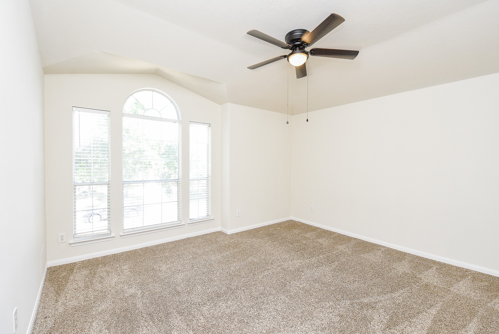 32406 Cross Spring Park Lane Conroe, TX 77385 - Photo 29 of 32 an empty room