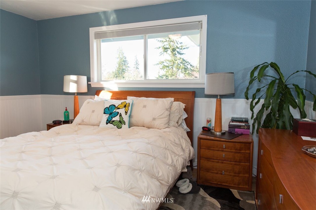8916 217th Street Southwest Edmonds, WA 98026 - Photo 16 of 24
