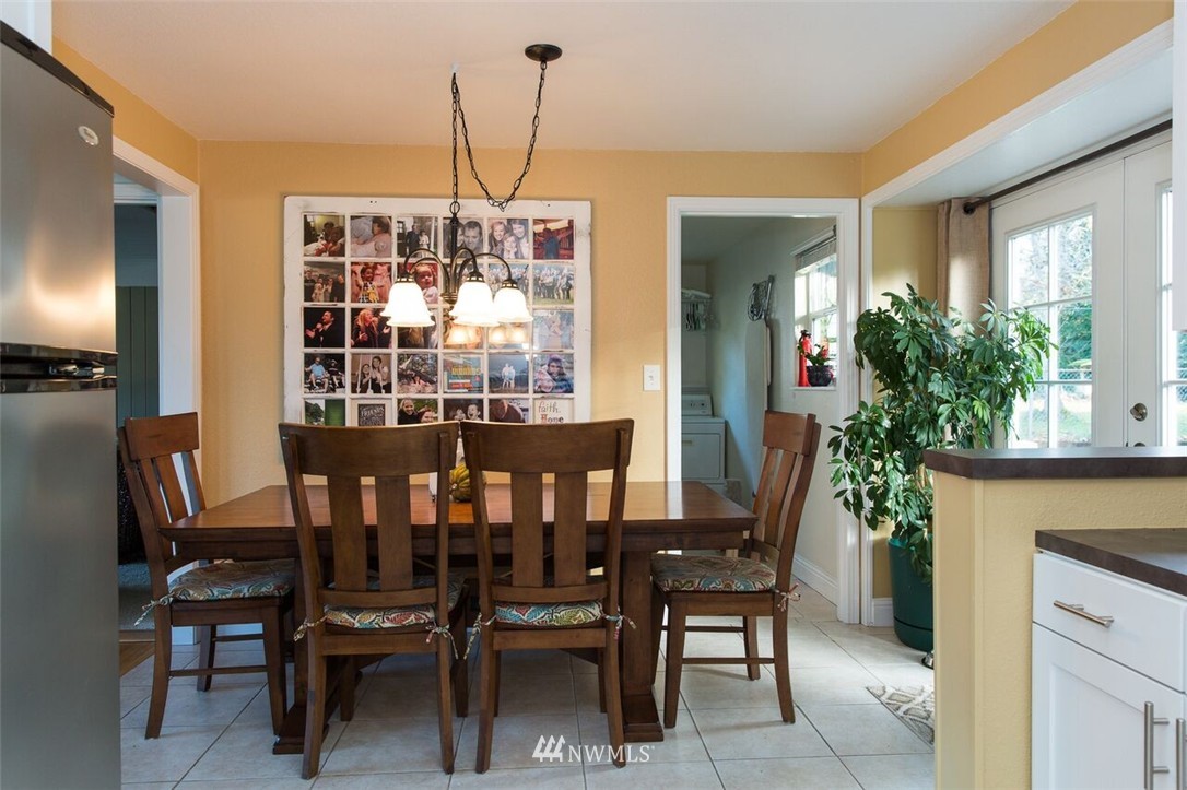 8916 217th Street Southwest Edmonds, WA 98026 - Photo 5 of 24