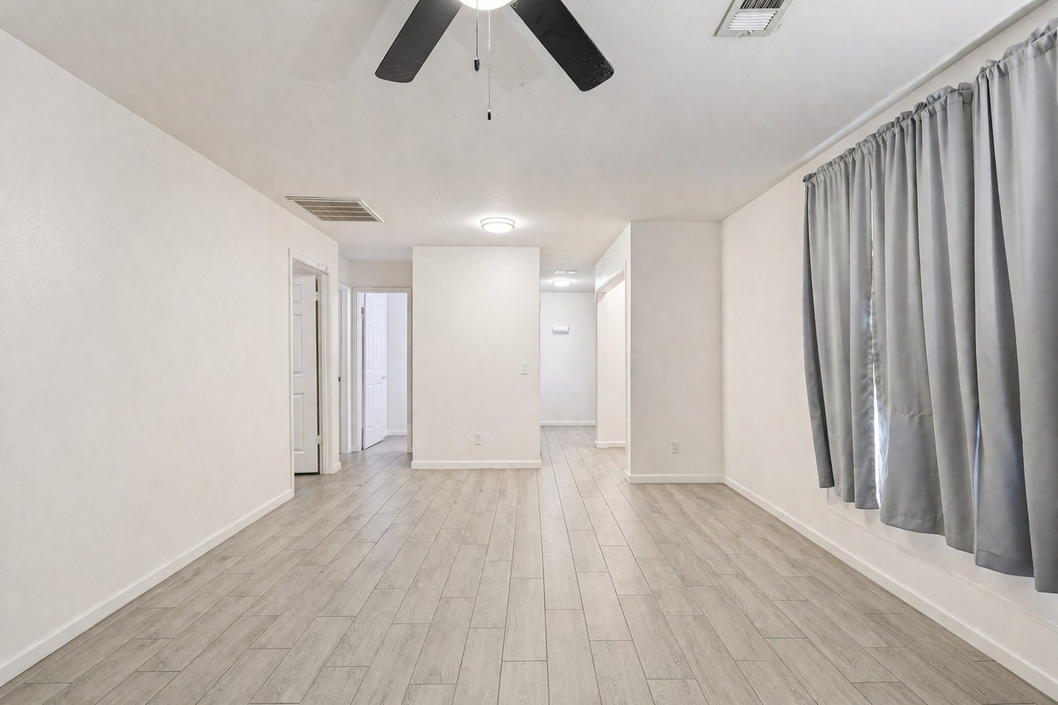 200 Monterrey Street, Unit A & B Elgin, TX 78621 - Photo 11 of 32 Living room - 200 Monterrey, Elgin, TX 78621