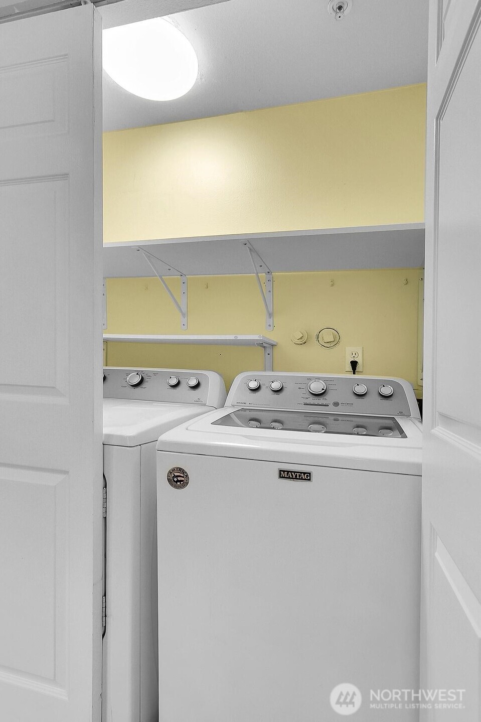 12505 4th Avenue West, Unit 1040 Everett, WA 98204 - Photo 17 of 20 a view of washer and dryer