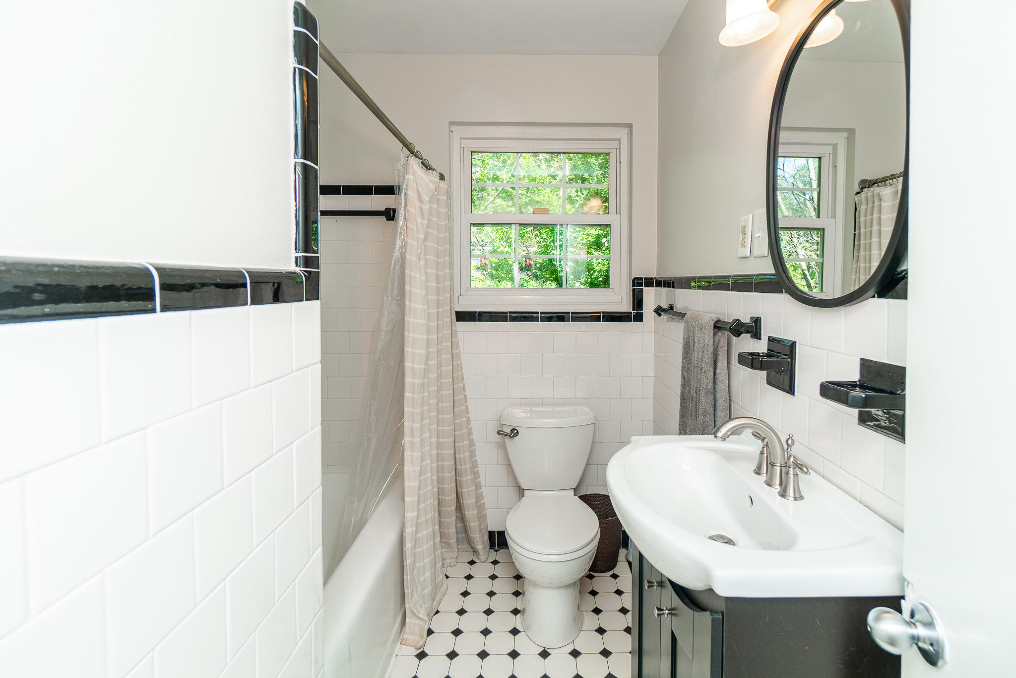 4541 Old Park Road North Charleston, SC 29405 - Photo 10 of 37 Charming downstairs bath