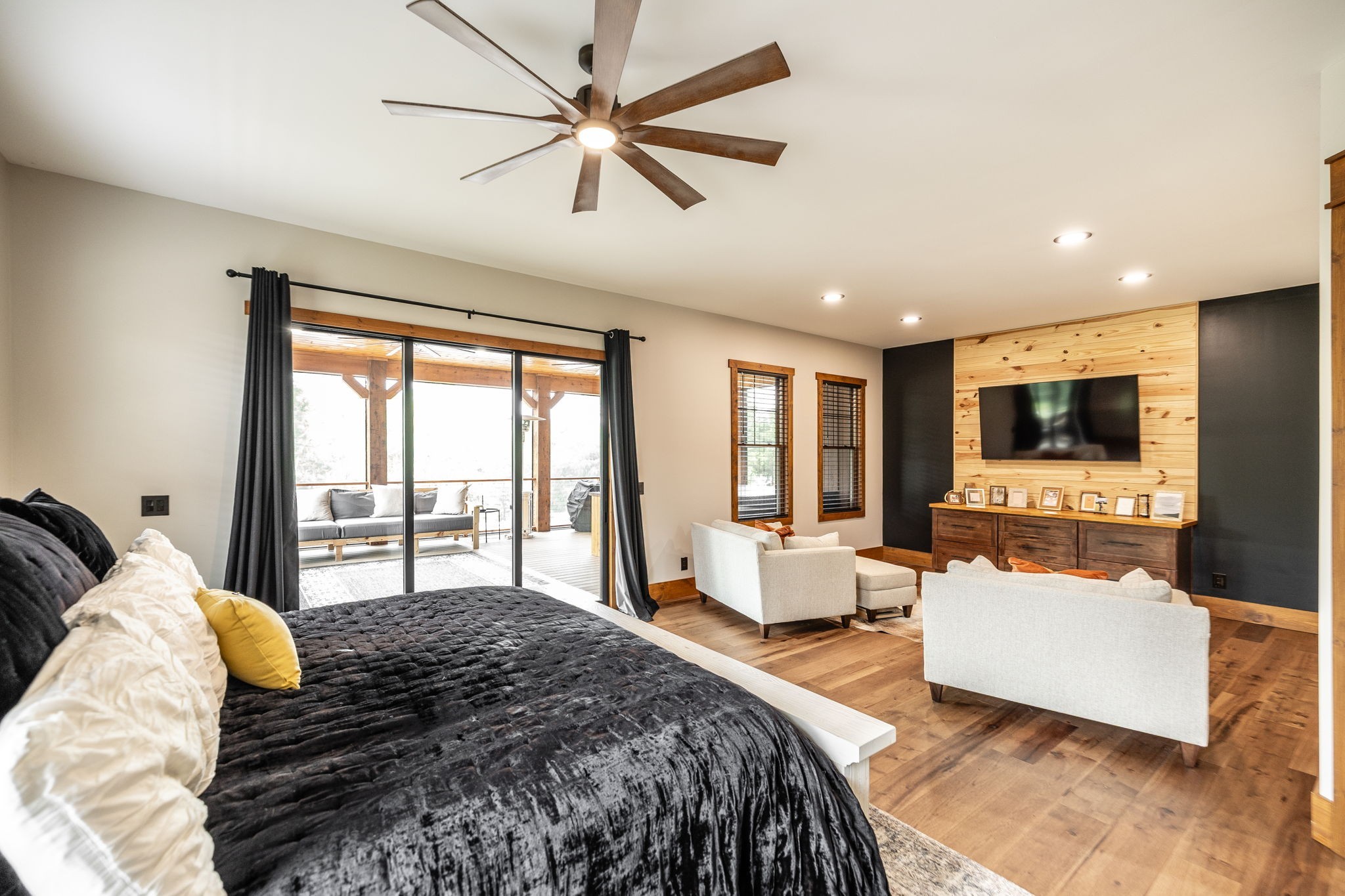 324 Lakeview Road Gallatin, TN 37066 - Photo 49 of 92 a bedroom with a large bed and a flat screen tv