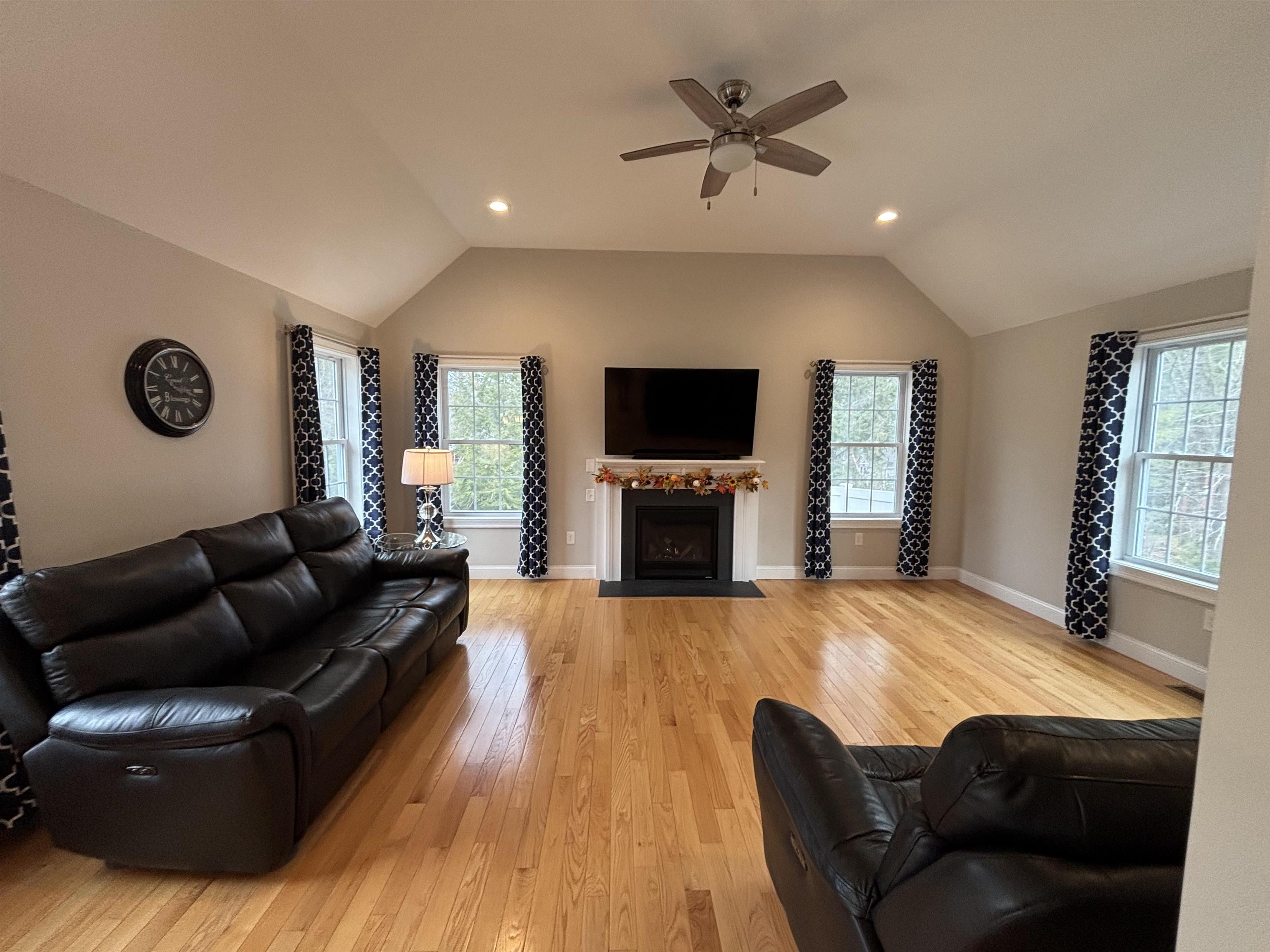 5 Sheldon Road Derry, NH 03038 - Photo 17 of 40 Gallery Image 17
