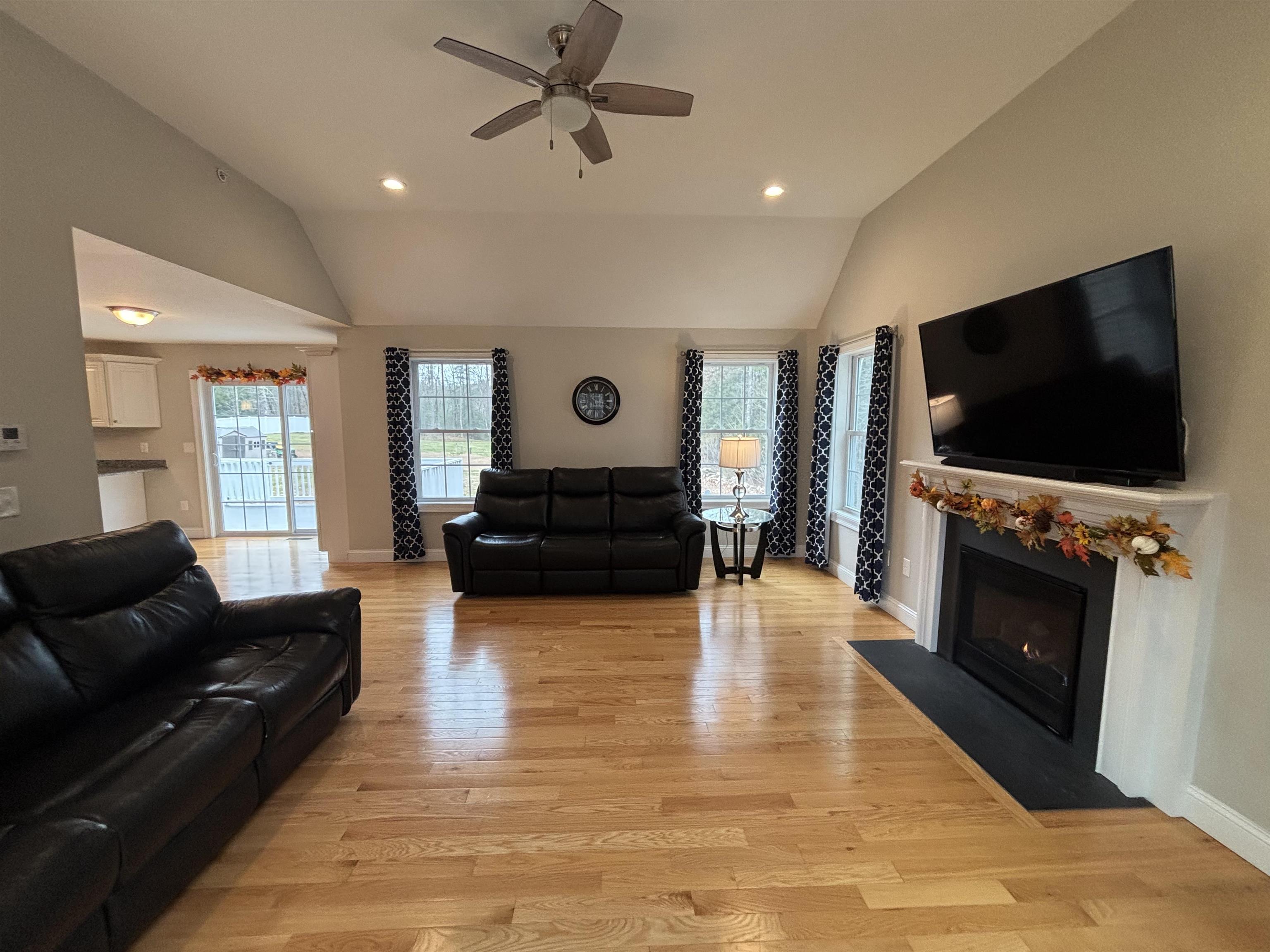 5 Sheldon Road Derry, NH 03038 - Photo 19 of 40 Gallery Image 19