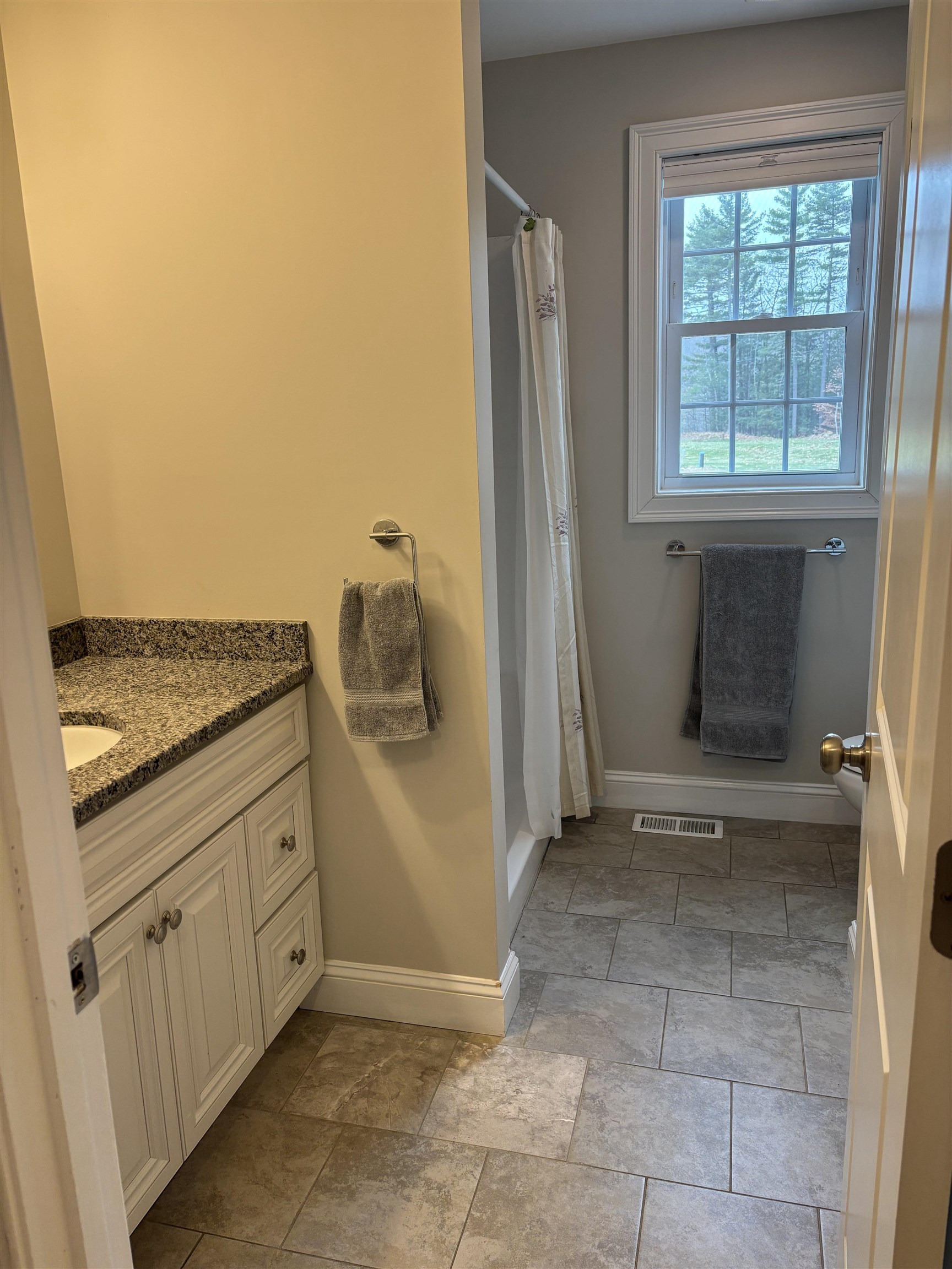 5 Sheldon Road Derry, NH 03038 - Photo 23 of 40 Gallery Image 23