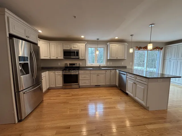 $840,000 | 5 Sheldon Road, Derry, NH 03038