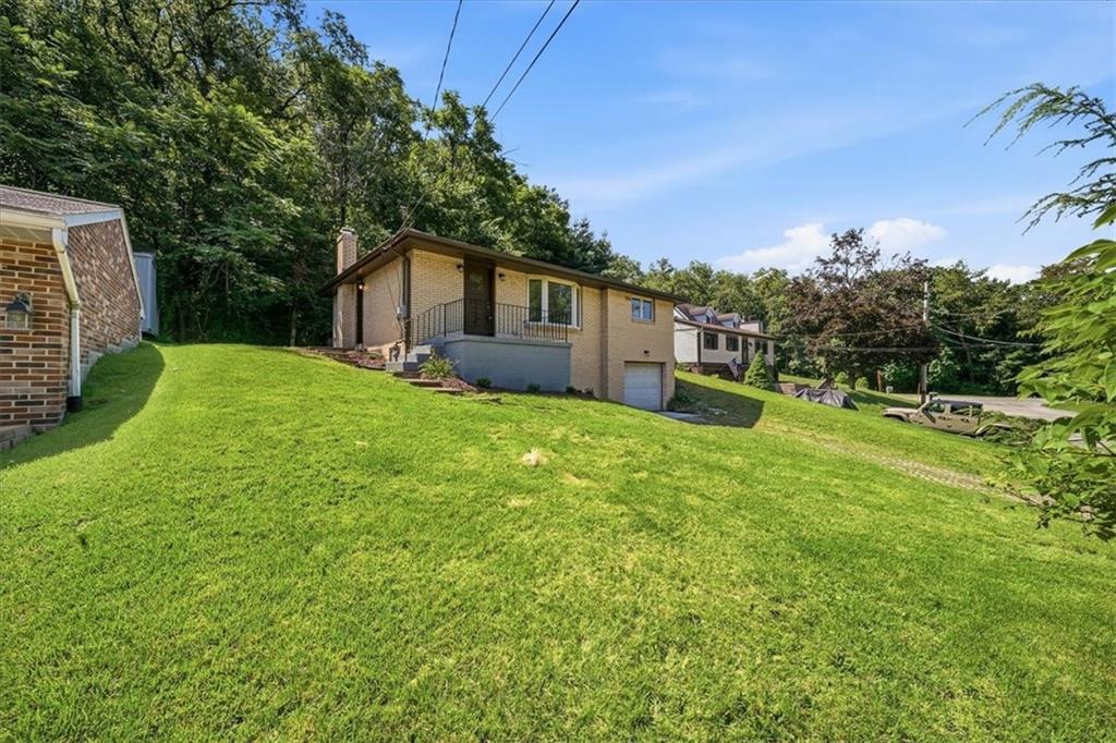 1994 McKinney Road Monroeville, PA 15146 - Photo 3 of 29 Gallery Image 3