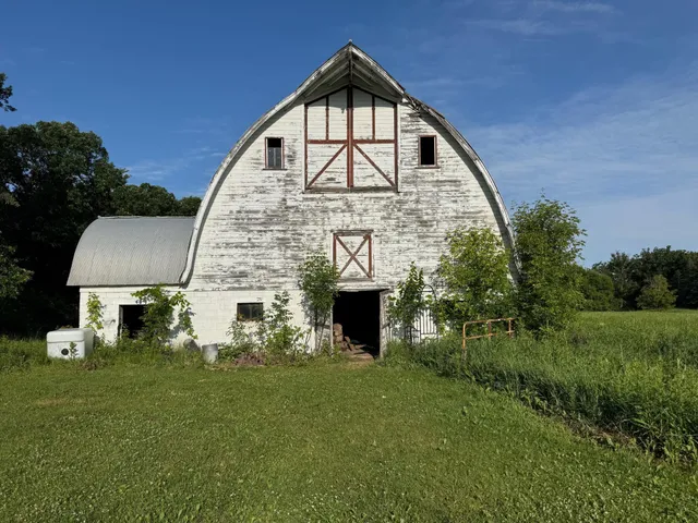 $225,000 | 20247 410th Avenue, Roseau, MN 56751