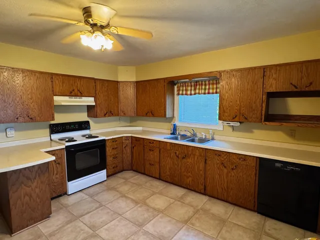 $225,000 | 20247 410th Avenue, Roseau, MN 56751