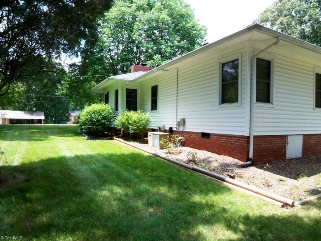 3158 Dillon Road Jamestown, NC 27282 - Photo 25 of 26 Rear and Right side