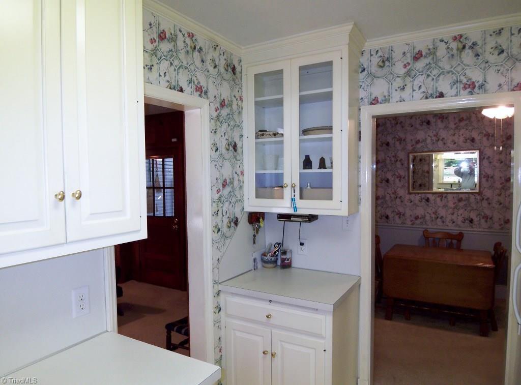 3158 Dillon Road Jamestown, NC 27282 - Photo 10 of 26 Glass Door Wall Cabinet for display of Special items