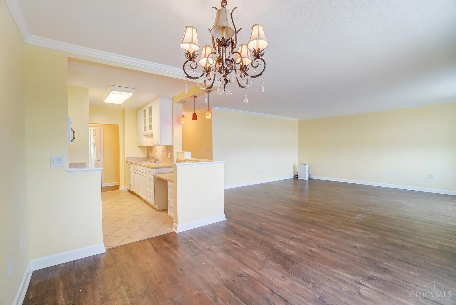2444 Madison Road, Unit 202B Cincinnati, OH 45208 - Photo 14 of 34