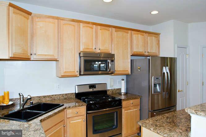 10207 Brighton Ridge Way, Unit 90 Columbia, MD 21044 - Photo 24 of 30 KITCHEN