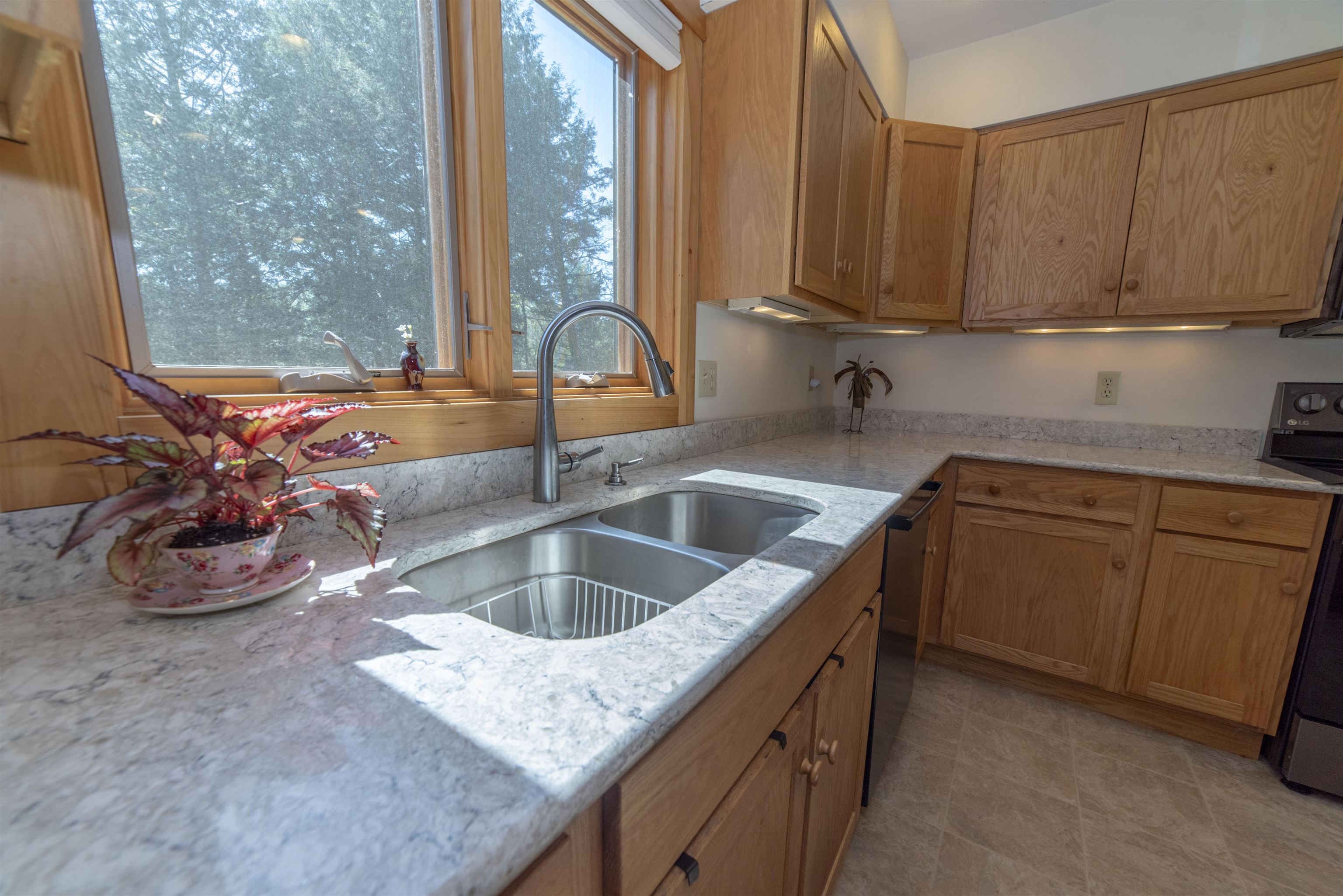 191 Hi Hopes Road Wardsboro, VT 05355 - Photo 8 of 27