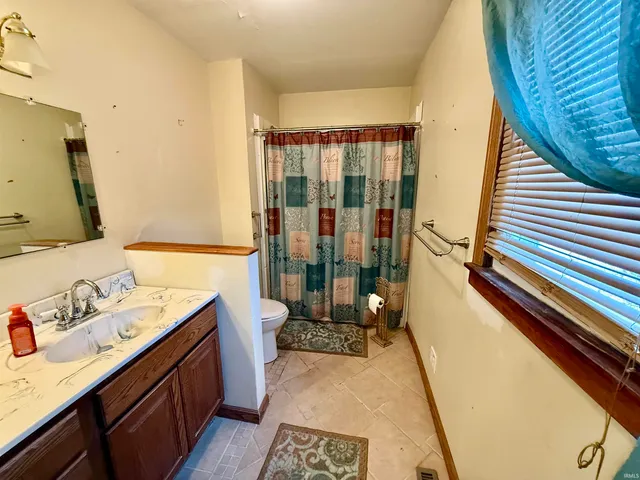 $120,000 | 38 West 800th Street North, Hazleton, IN 47640