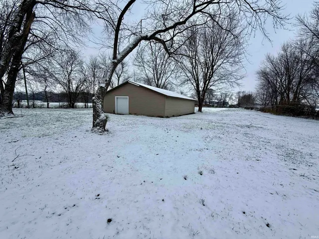 $120,000 | 38 West 800th Street North, Hazleton, IN 47640