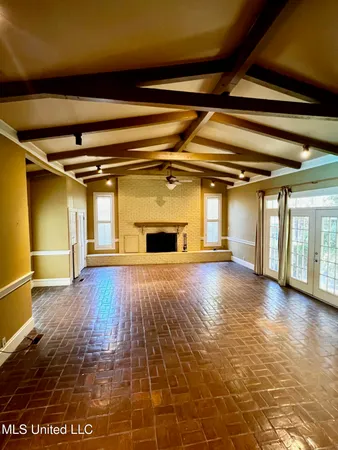 $345,000 | 413 East Claiborne Avenue, Greenwood, MS 38930