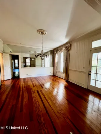 $345,000 | 413 East Claiborne Avenue, Greenwood, MS 38930