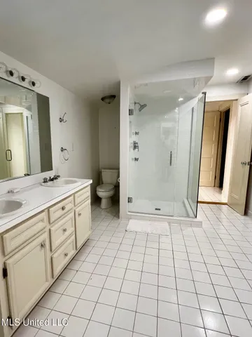 $355,000 | 413 East Claiborne Avenue, Greenwood, MS 38930