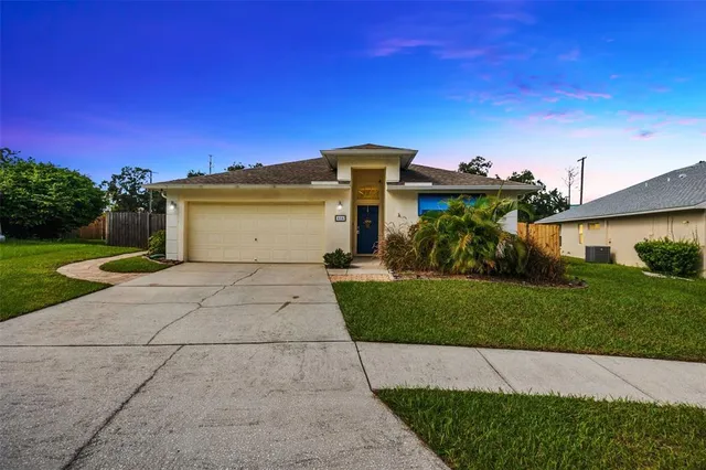 $2,300 | 416 Henderson Avenue, Seffner, FL 33584