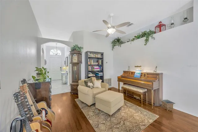 $2,300 | 416 Henderson Avenue, Seffner, FL 33584