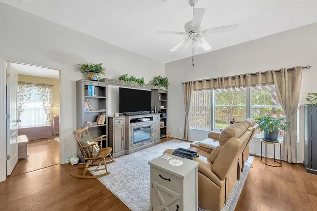 $2,300 | 416 Henderson Avenue, Seffner, FL 33584