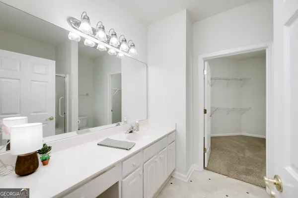 a view of walk in closet