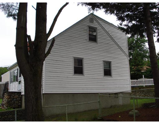 34 Harris Road Lynn, MA 01904 - Photo 3 of 12 Gallery Image 3