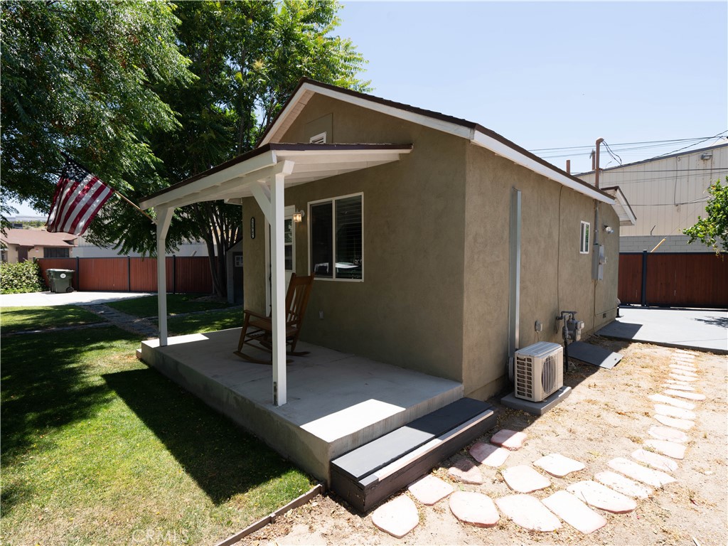 23947 Race Street Newhall, CA 91321 - Photo 2 of 14
