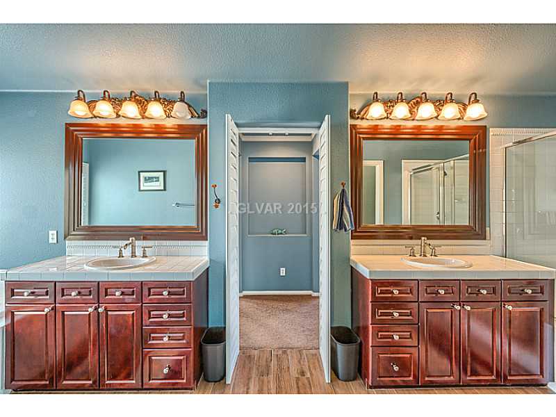 1517 Ravanusa Drive Henderson, NV 89052 - Photo 21 of 33 Master Bath/Spa.