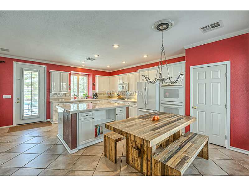 1517 Ravanusa Drive Henderson, NV 89052 - Photo 6 of 33 Kitchen.