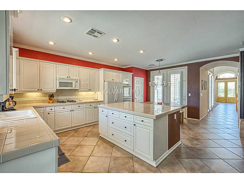 1517 Ravanusa Drive Henderson, NV 89052 - Photo 7 of 33 Kitchen.