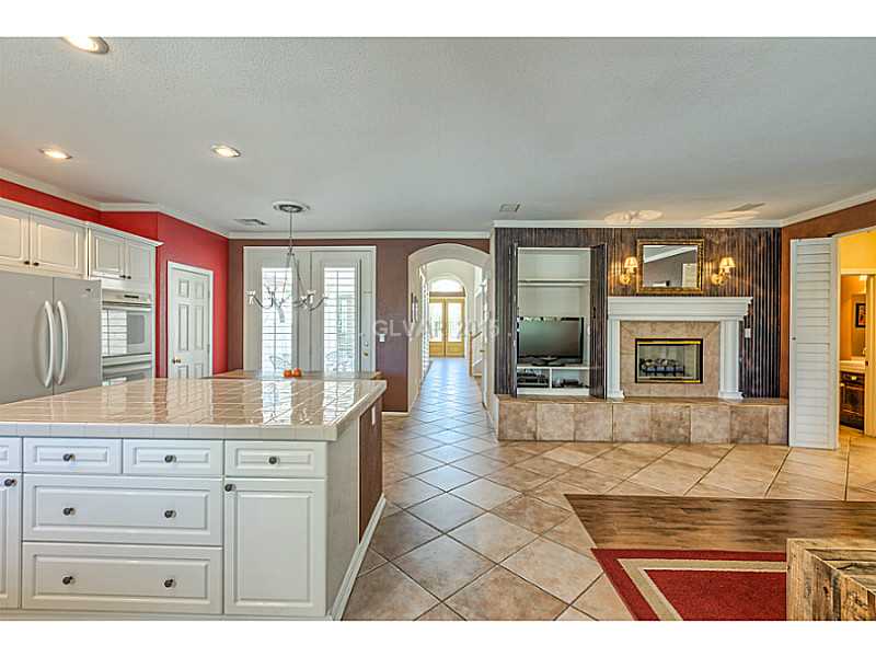 1517 Ravanusa Drive Henderson, NV 89052 - Photo 8 of 33 Kitchen.