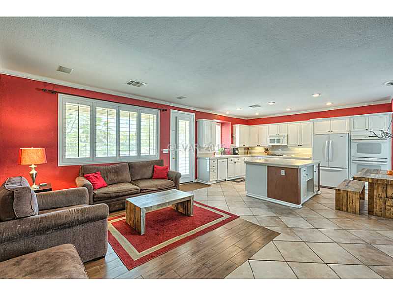 1517 Ravanusa Drive Henderson, NV 89052 - Photo 9 of 33 Family Room.