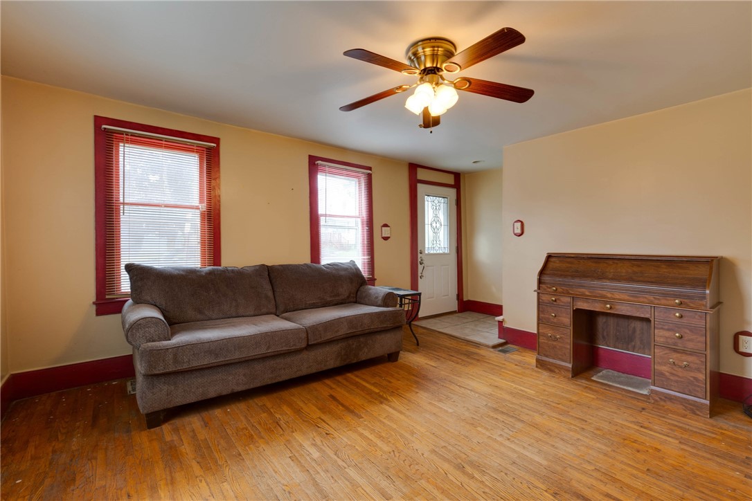 168 Canal Street Lyons, NY 14489 - Photo 12 of 28 Living room