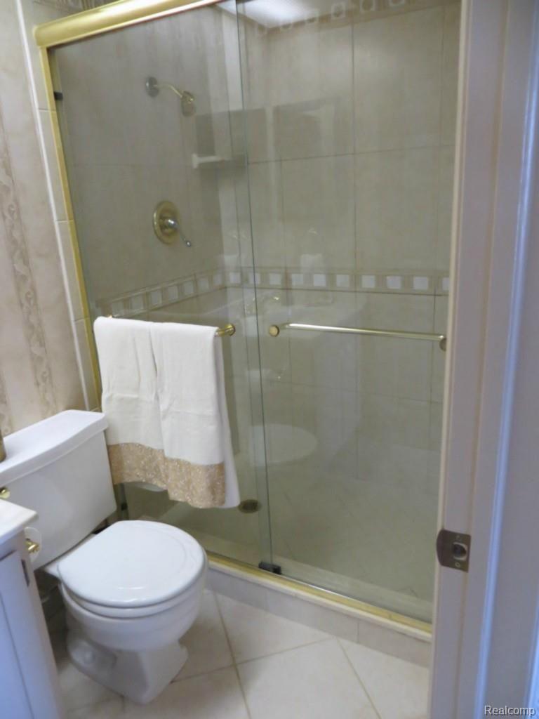 2424 East Cook Road Grand Blanc, MI 48439 - Photo 25 of 29 IMG_3942.jpg