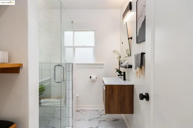 $699,000 | 3661 Loma Vista Avenue, Oakland, CA 94619