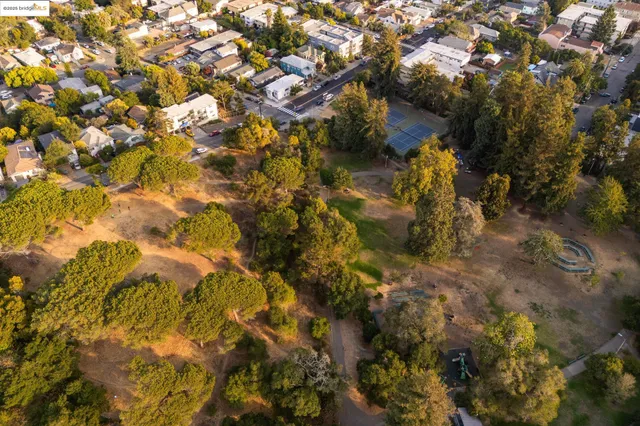 $699,000 | 3661 Loma Vista Avenue, Oakland, CA 94619