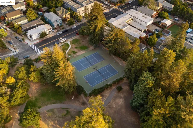 $699,000 | 3661 Loma Vista Avenue, Oakland, CA 94619