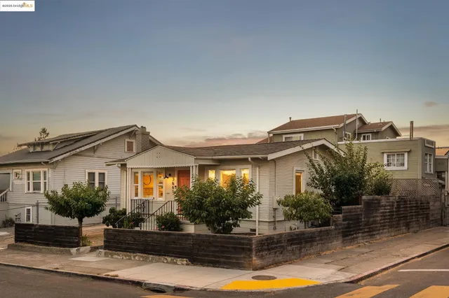$699,000 | 3661 Loma Vista Avenue, Oakland, CA 94619