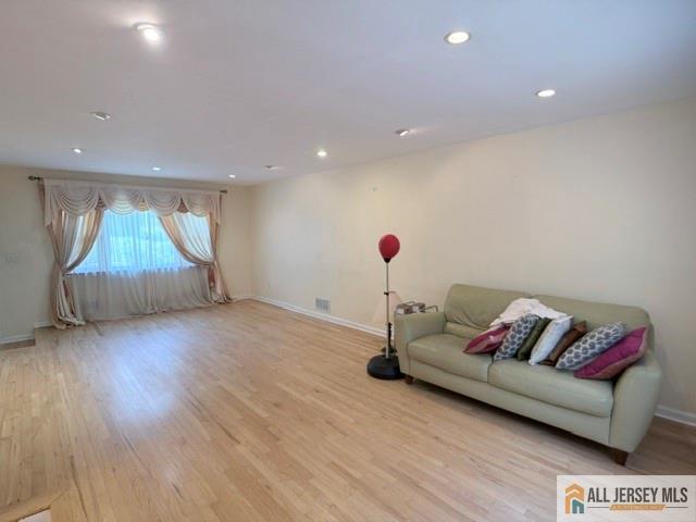 13 Greenwich Road Edison, NJ 08820 - Photo 2 of 23
