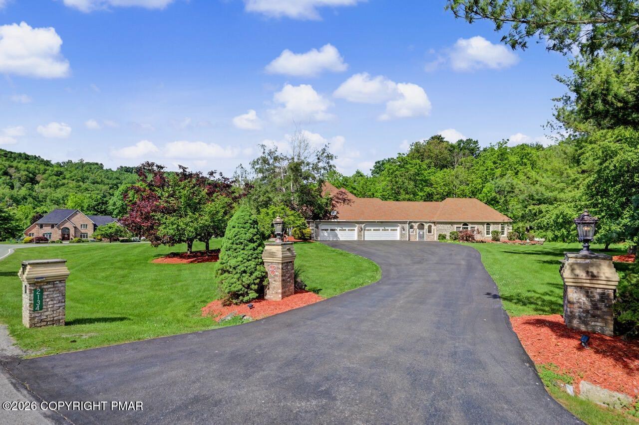 2134 Fox Run Road Stroudsburg, PA 18360 - Photo 17 of 110 2134 Fox Run photo 111