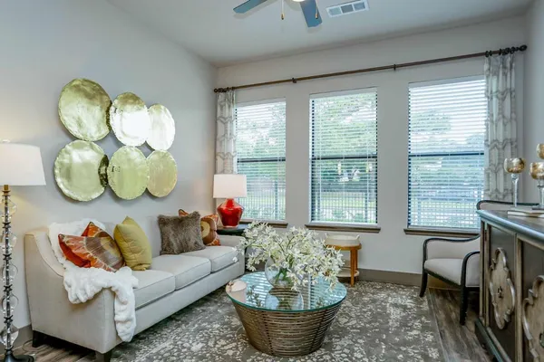 $2,281 | 2033 South Gessner Road, Unit 4411, Houston, TX 77063