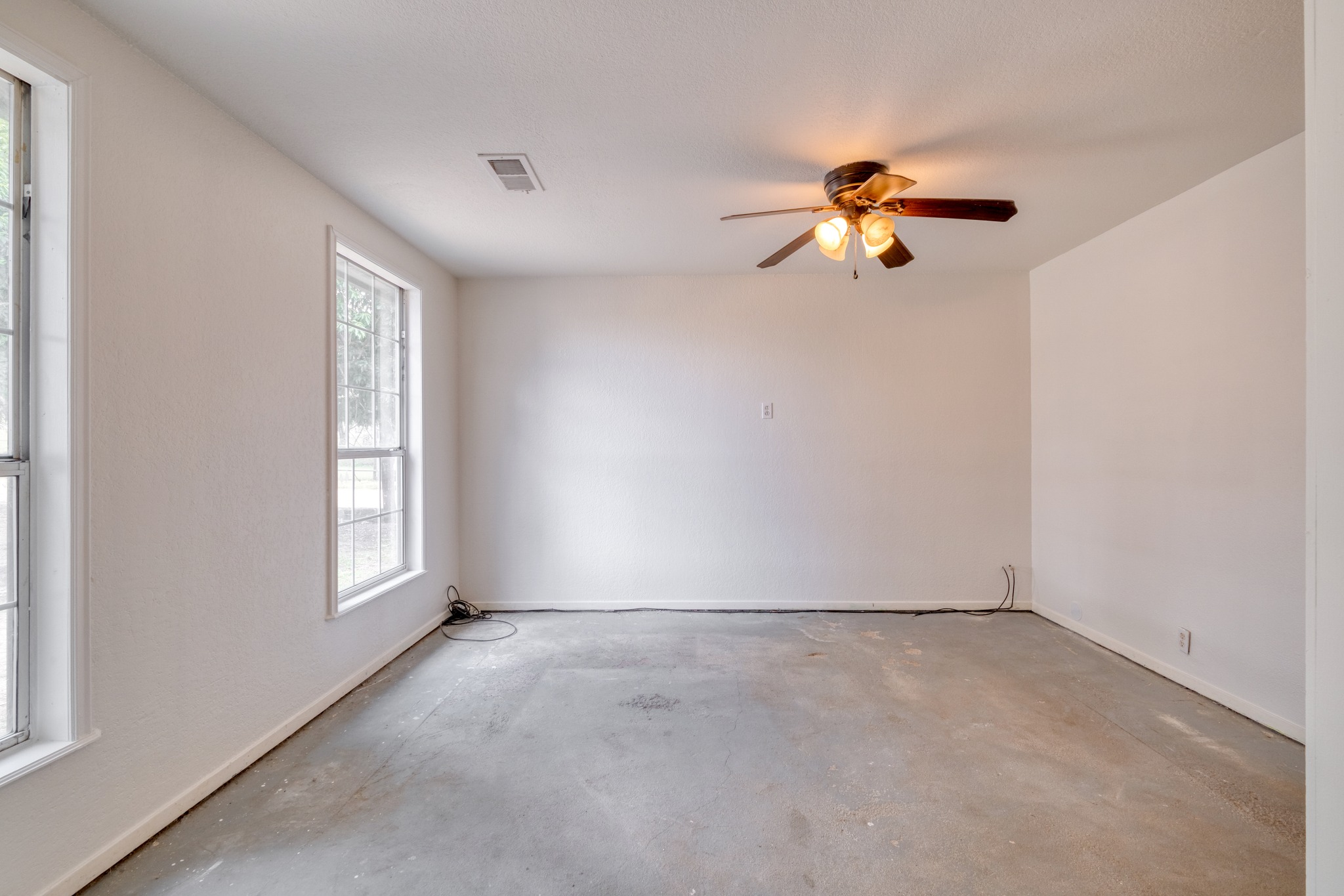 2701 Windy Ridge Road Taylor, TX 76574 - Photo 12 of 28 Bedroom 1