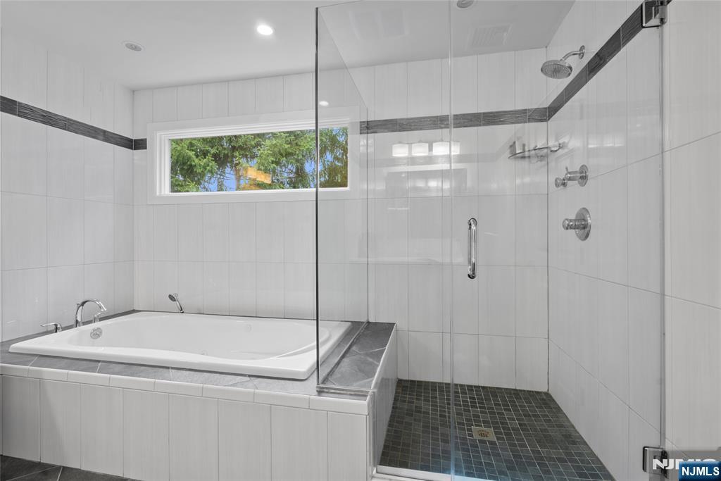 1759 Lilbet Road Teaneck, NJ 07666 - Photo 27 of 41