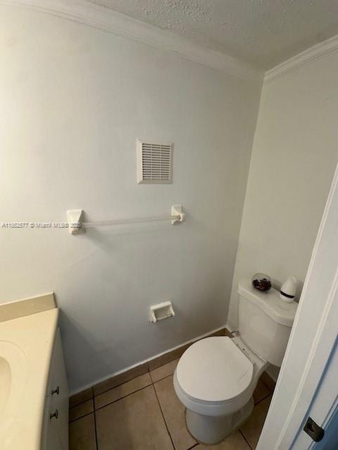 8600 Southwest 109th Avenue, Unit 4216 Miami, FL 33173 - Photo 13 of 20 a bathroom with a toilet and a sink