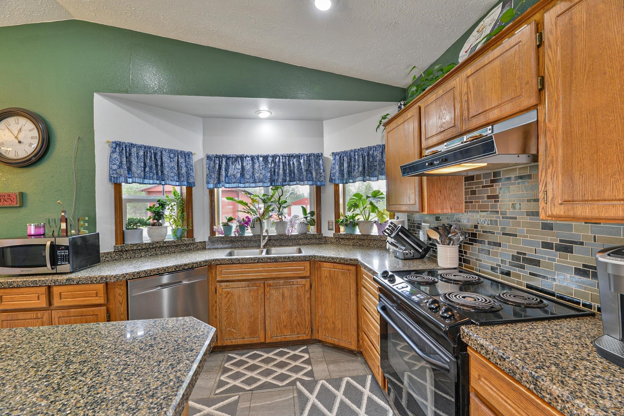 5024 East Ballard Road Colbert, WA 99005 - Photo 6 of 34