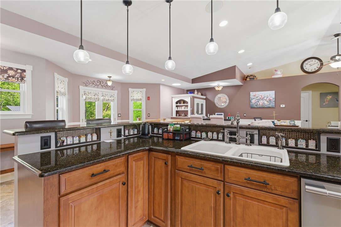 304 Gauthier Drive Woonsocket, RI 02895 - Photo 9 of 50