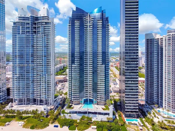 $5,600 | 17121 Collins Avenue, Unit 1803, Sunny Isles Beach, FL 33160